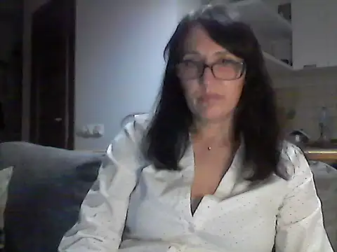 Elena48324 online show from May 7, 6:44 pm