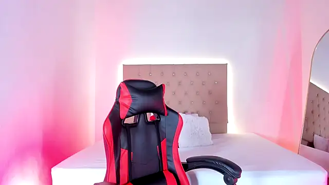 Zafiro  Brown online show from October 9, 12:20 pm