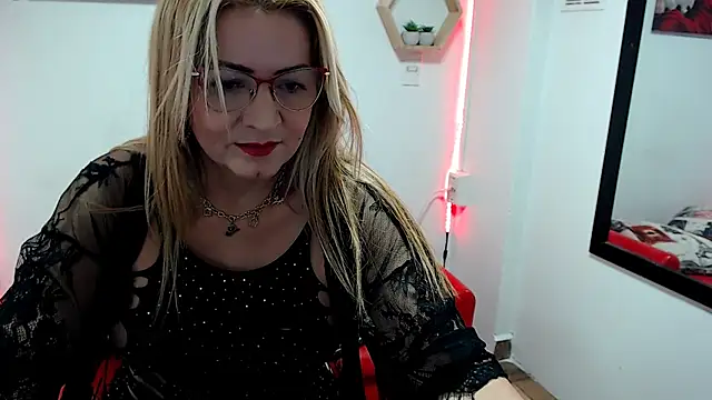 DIVAX MONSERRAT online show from October 7, 8:24 pm