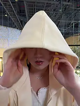 winter11 online show from March 28, 7:08 am