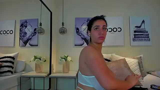 Samantha hotly online show from April 4, 3:55 pm