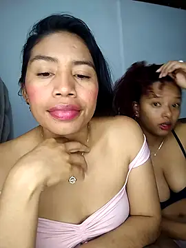 Snapshot of MelanyAndRizosss chatting on September 27, 3:25 am MelanyAndRizosss online show from September 27, 3:25 am