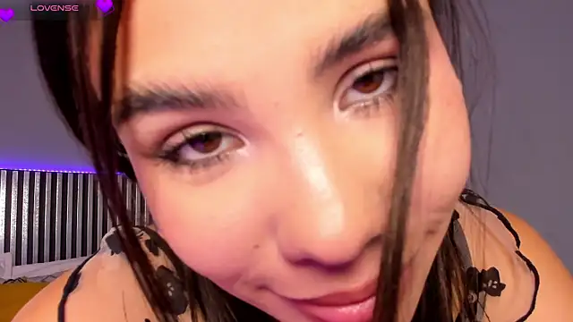 Emilybeltons online show from September 13, 8:28 pm