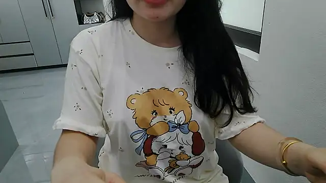 Emachiii online show from May 24, 1:26 am
