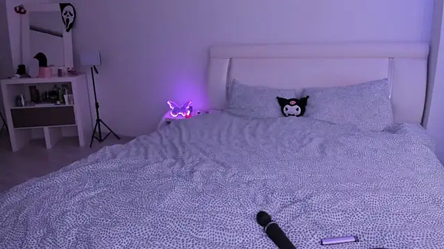 ScarlettJakobs online show from May 6, 4:27 am