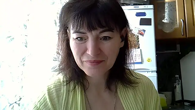 Krystal 82 online show from February 1, 8:02 am