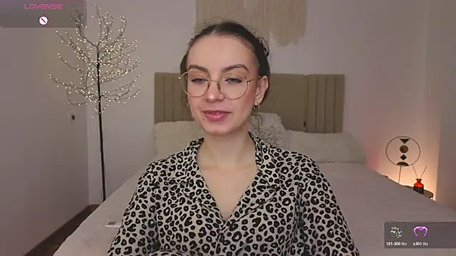 Real cutie1 online show from May 1, 12:52 pm