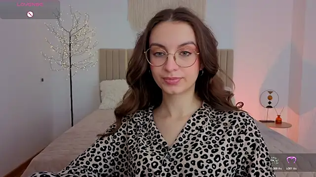 Real cutie1 online show from May 21, 1:42 pm