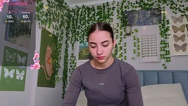 Ashley Pierce online show from December 2, 4:14 am