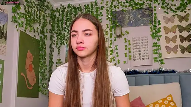 Ashley Pierce online show from December 18, 4:06 am