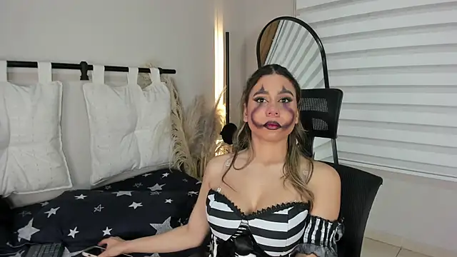 Rachell criss online show from October 31, 5:31 am