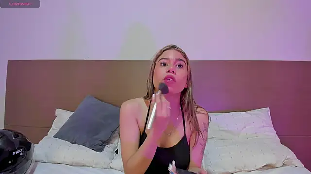 Rachell criss online show from May 16, 4:37 am