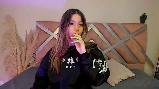 Rachell criss online show from April 1, 4:13 am