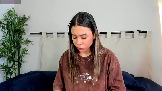 Rachell criss online show from April 26, 4:10 am