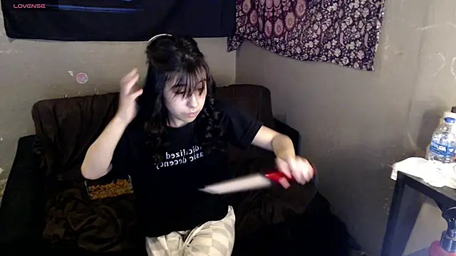 London Ray online show from March 16, 8:24 pm