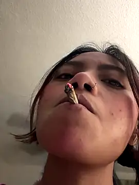 Nia Desire online show from November 20, 8:15 am