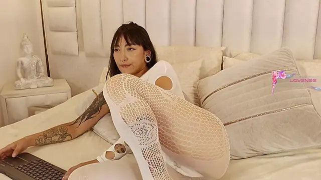 im kasumi online show from May 6, 1:04 pm