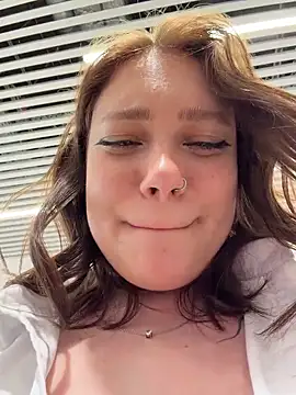 lucy-joy online show from May 21, 11:52 am