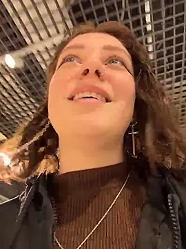 lucy-joy online show from December 19, 10:29 am