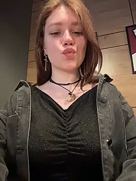 lucy-joy online show from May 6, 9:24 am