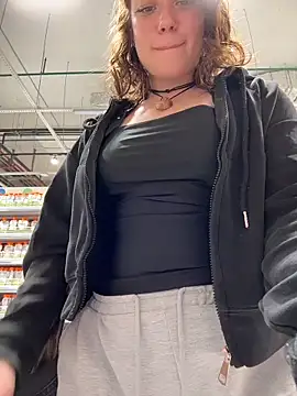 lucy-joy online show from April 8, 10:28 am