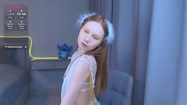 FoxyMira online show from February 18, 1:32 pm