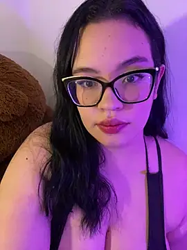 Snapshot of Emily_Taylor2 chatting on September 14, 3:37 am Emily Taylor2 online show from September 14, 3:37 am