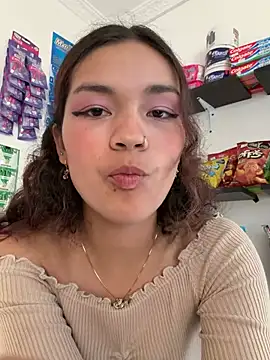 Camilla Miller01 online show from April 8, 10:34 pm