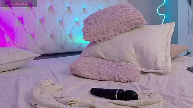 Megan  cole1 online show from March 28, 8:36 am