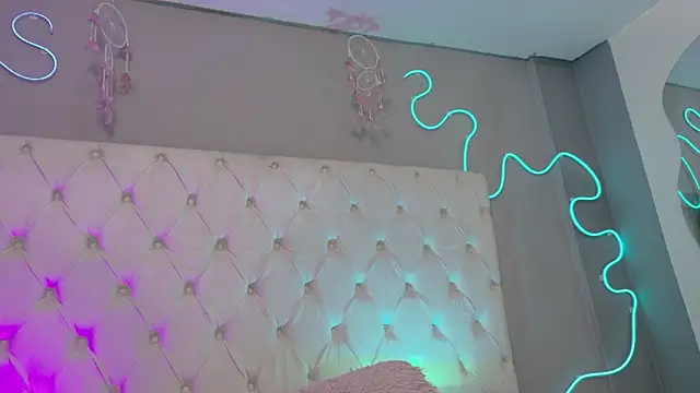 Megan  cole1 online show from March 29, 8:46 am