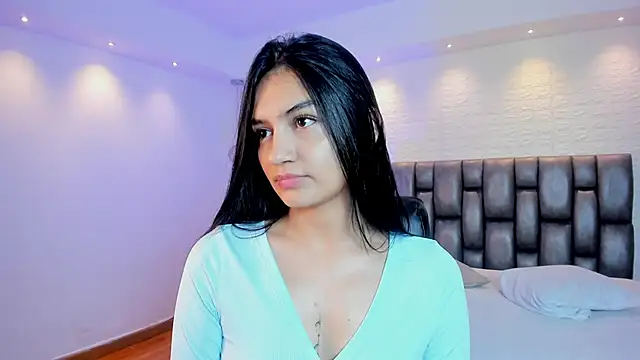 AidaJones online show from April 2, 12:02 pm