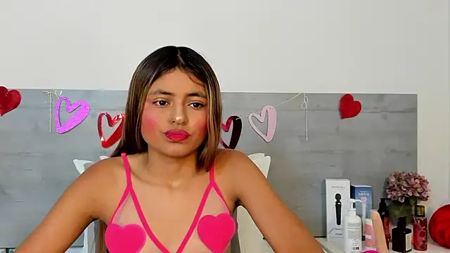 sunnyWhitee online show from February 23, 7:13 pm