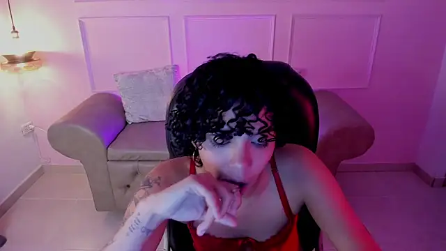 aitana kahlo online show from January 7, 7:39 pm