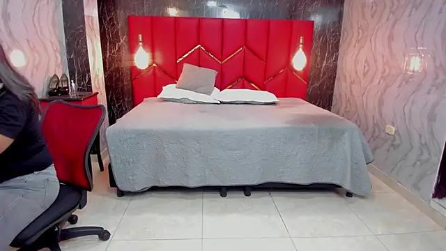 LatinaHoleQueen online show from March 17, 2:54 pm