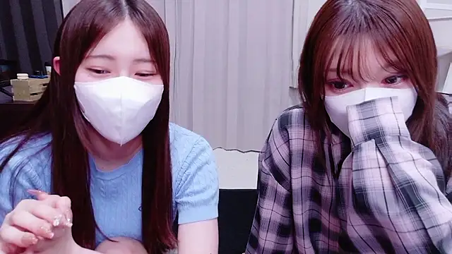 MOEMOE-Q online show from May 15, 2:09 pm