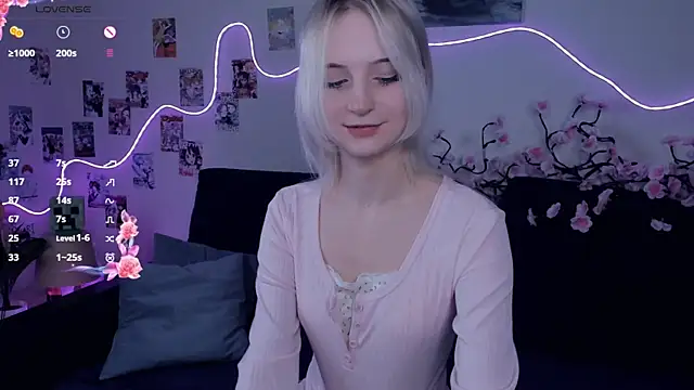 Megan--chan online show from January 13, 6:01 pm