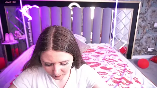 CraveeDoll online show from March 28, 1:32 pm