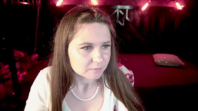 CraveeDoll online show from March 26, 1:35 pm