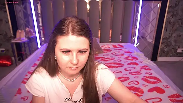 CraveeDoll online show from April 3, 6:39 pm