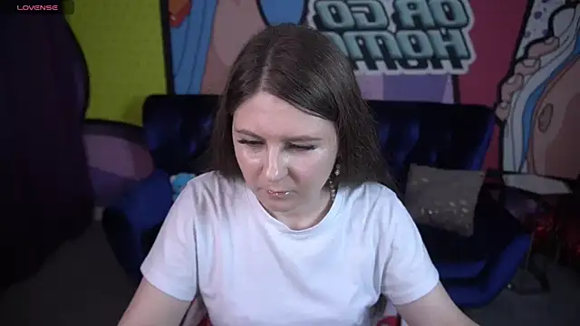 CraveeDoll online show from April 9, 6:35 pm