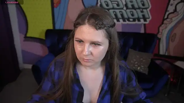 CraveeDoll online show from April 6, 6:42 pm