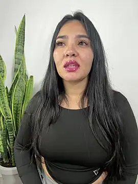 meli  brown online show from May 18, 1:26 am
