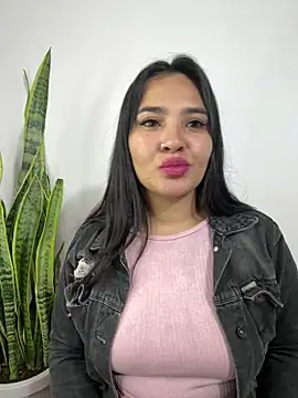meli  brown online show from May 13, 11:43 pm