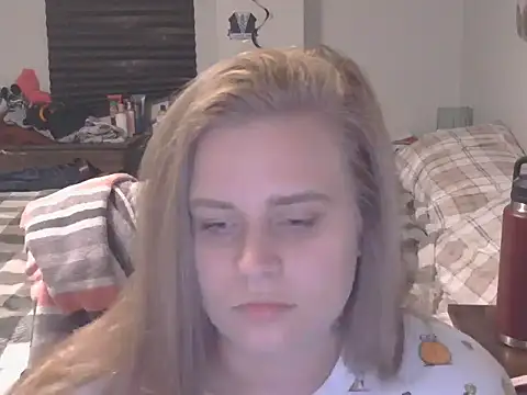 Sexyblonde12344 online show from October 15, 11:18 pm