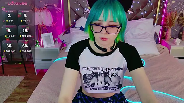 CoralineYoung online show from February 9, 7:21 am