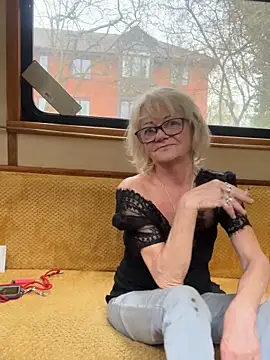 ladyboatlady online show from November 16, 9:32 am