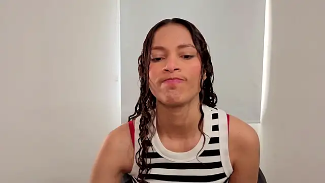 SofiaDelicia online show from December 22, 4:43 pm