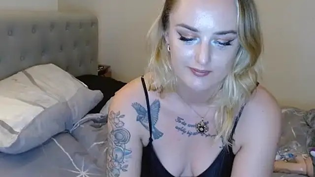 EmiWinters23 online show from November 10, 7:09 pm