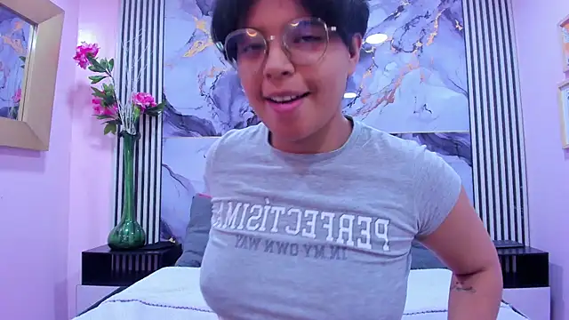 Emmaa Lex online show from September 23, 2:32 am