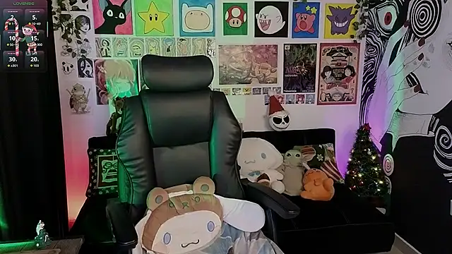 Yuhwan  online show from December 18, 9:52 pm